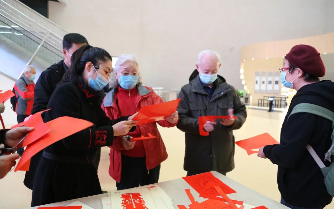 “九九重阳节，感恩敬老传孝道”