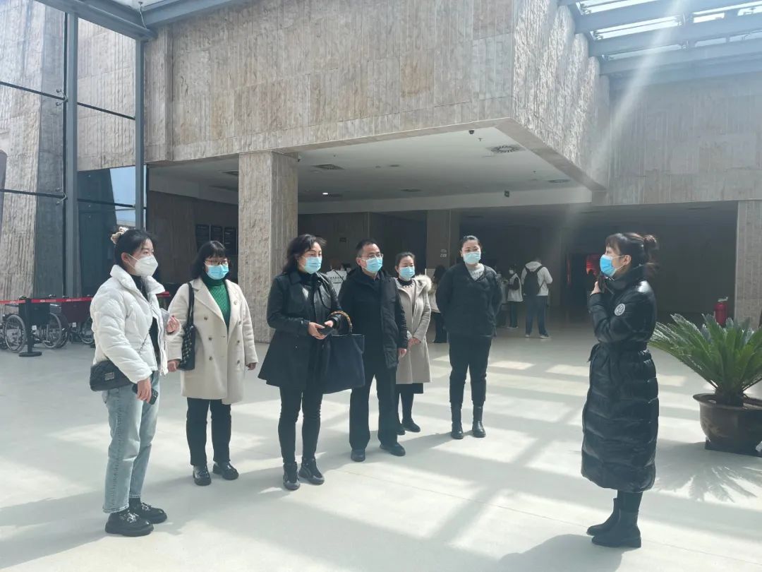 西安城墙管理委员会副主任吴春一行领导及专家莅临宝鸡青铜器博物院参观调研并商谈文化合作