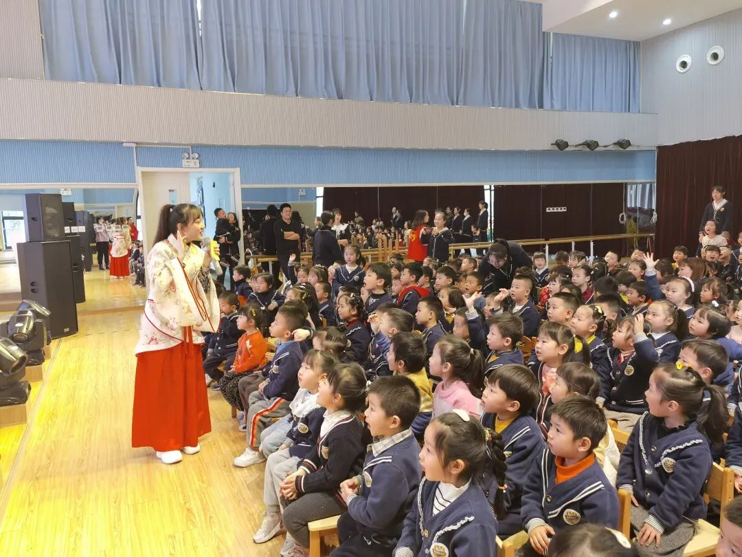 学习雷锋好榜样 传递童年正能量