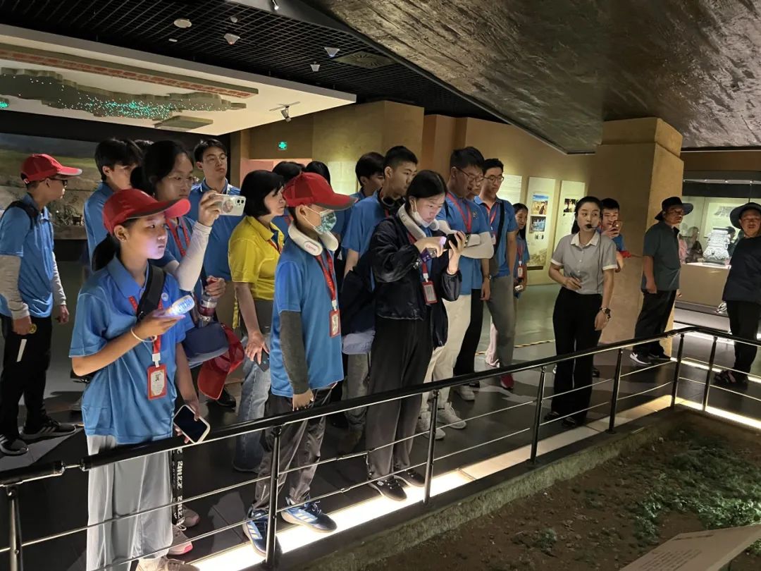 2023海外华裔青少年“中国寻根之旅”夏令营陕西营走进宝鸡青铜器博物院
