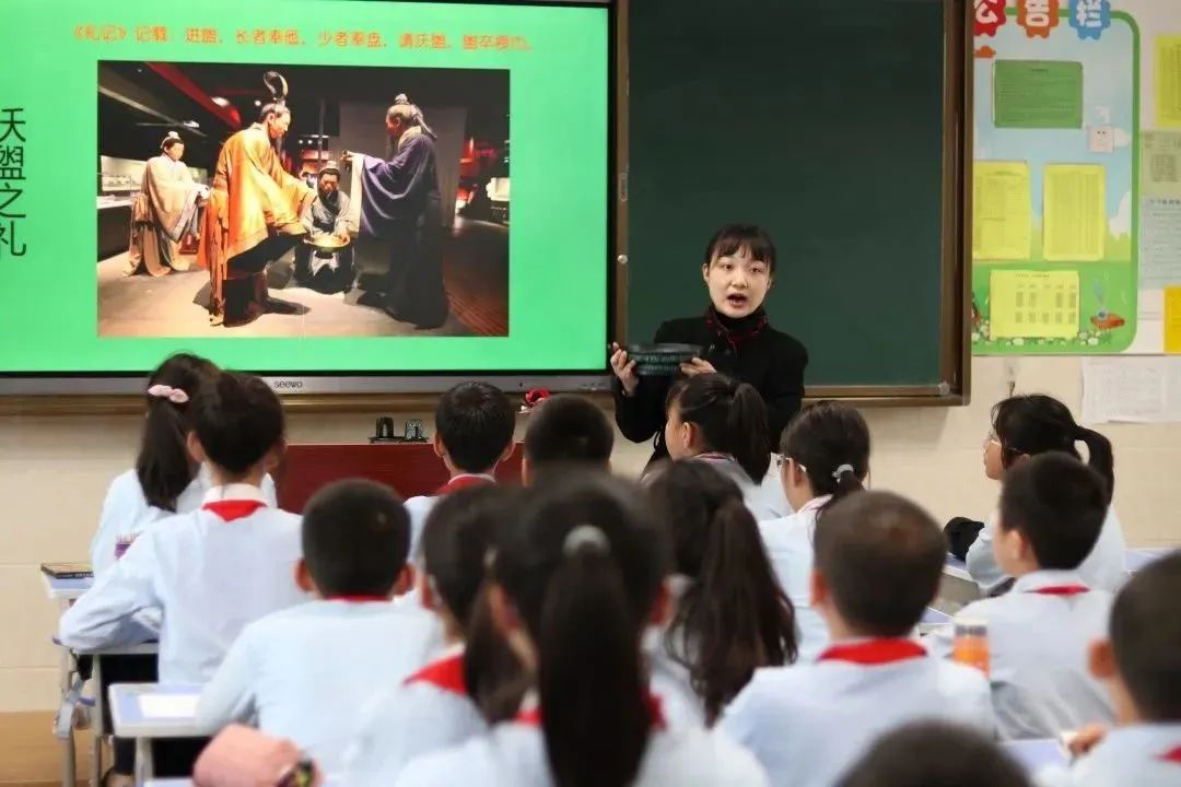 宝鸡青铜器博物院“劳动光荣,乐享五一”系列活动精彩纷呈